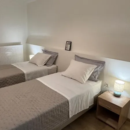 Nestia Retreats Ano Poli Apartment *
