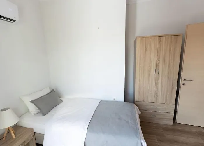 Nestia Retreats Ano Poli - Spacious Apartament Saloniki
