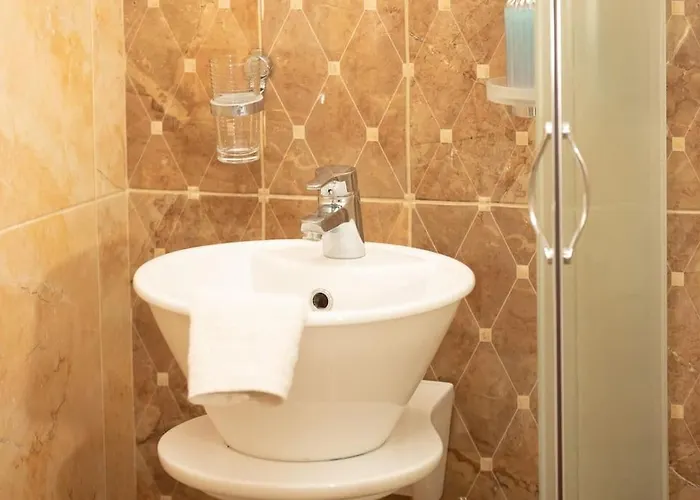 Nestia Retreats Ano Poli - Spacious Apartament *