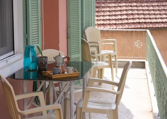 Nestia Retreats Ano Poli - Spacious Apartament