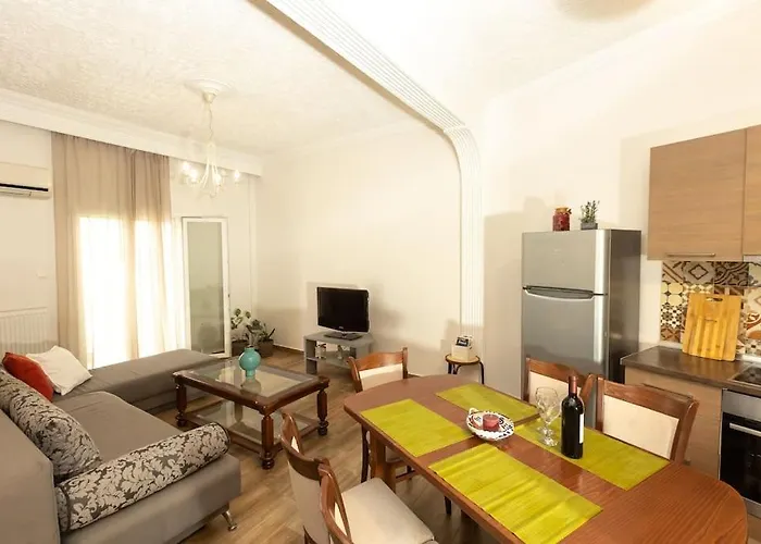 Nestia Retreats Ano Poli - Spacious * Thessaloniki